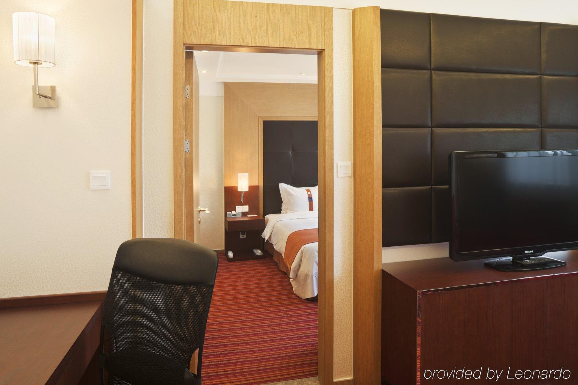 Holiday Inn Express Shanghai New Hongqiao, An Ihg Hotel Exterior photo