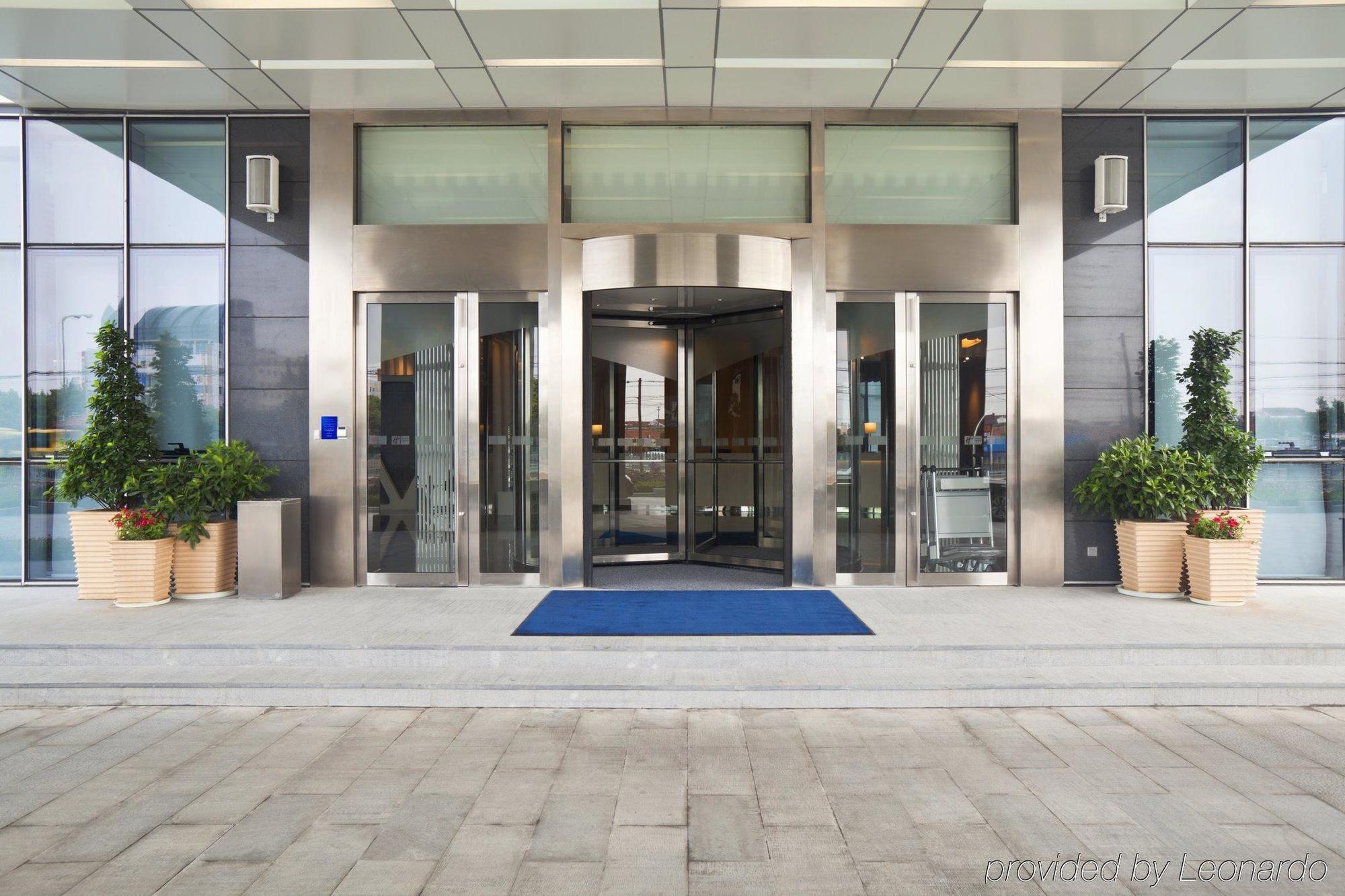 Holiday Inn Express Shanghai New Hongqiao, An Ihg Hotel Exterior photo